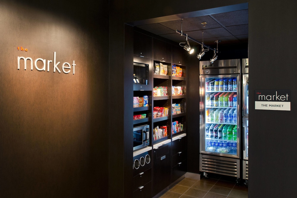 Courtyard By Marriott Portland Beaverton 20/24