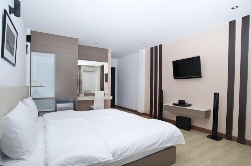Siam Grand Hotel 8/20