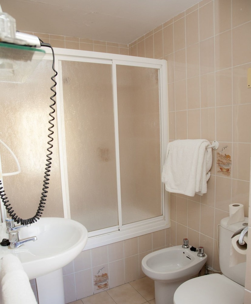 hostal paris