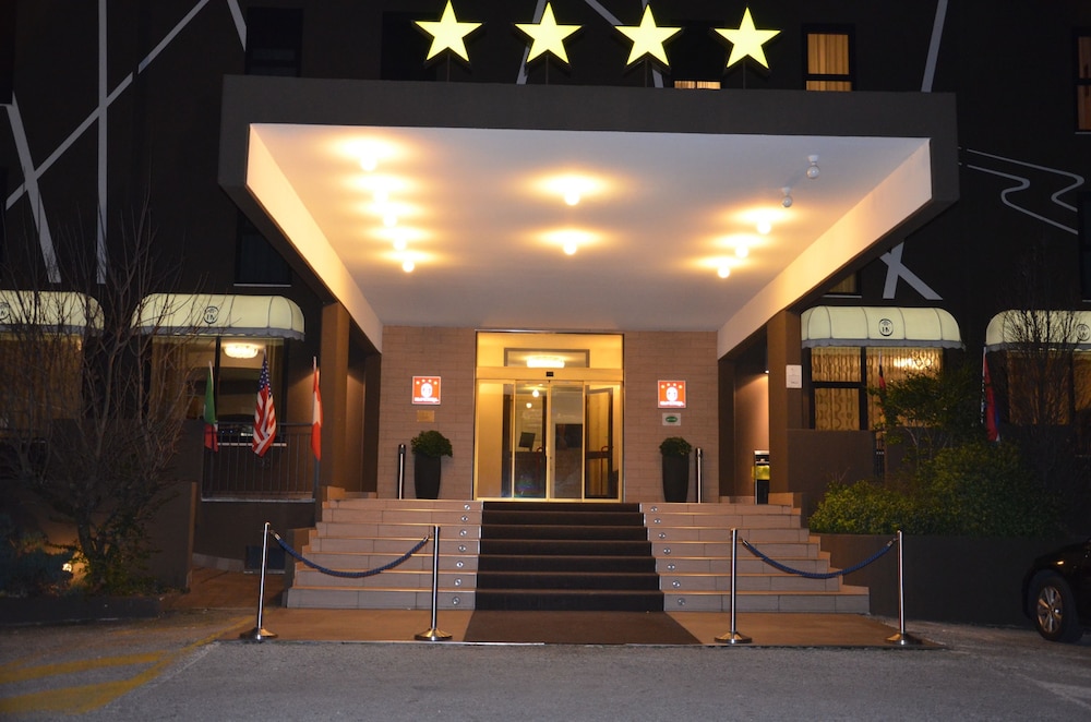 Hotel Victoria 5/68