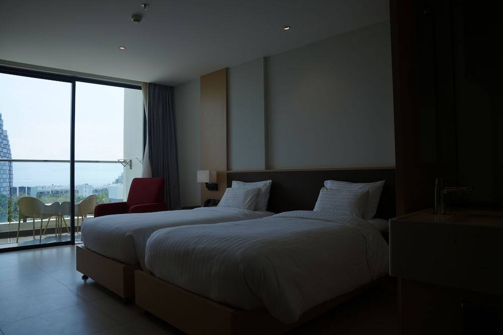 The Empyrean Cam Ranh Beach Resort 29/57