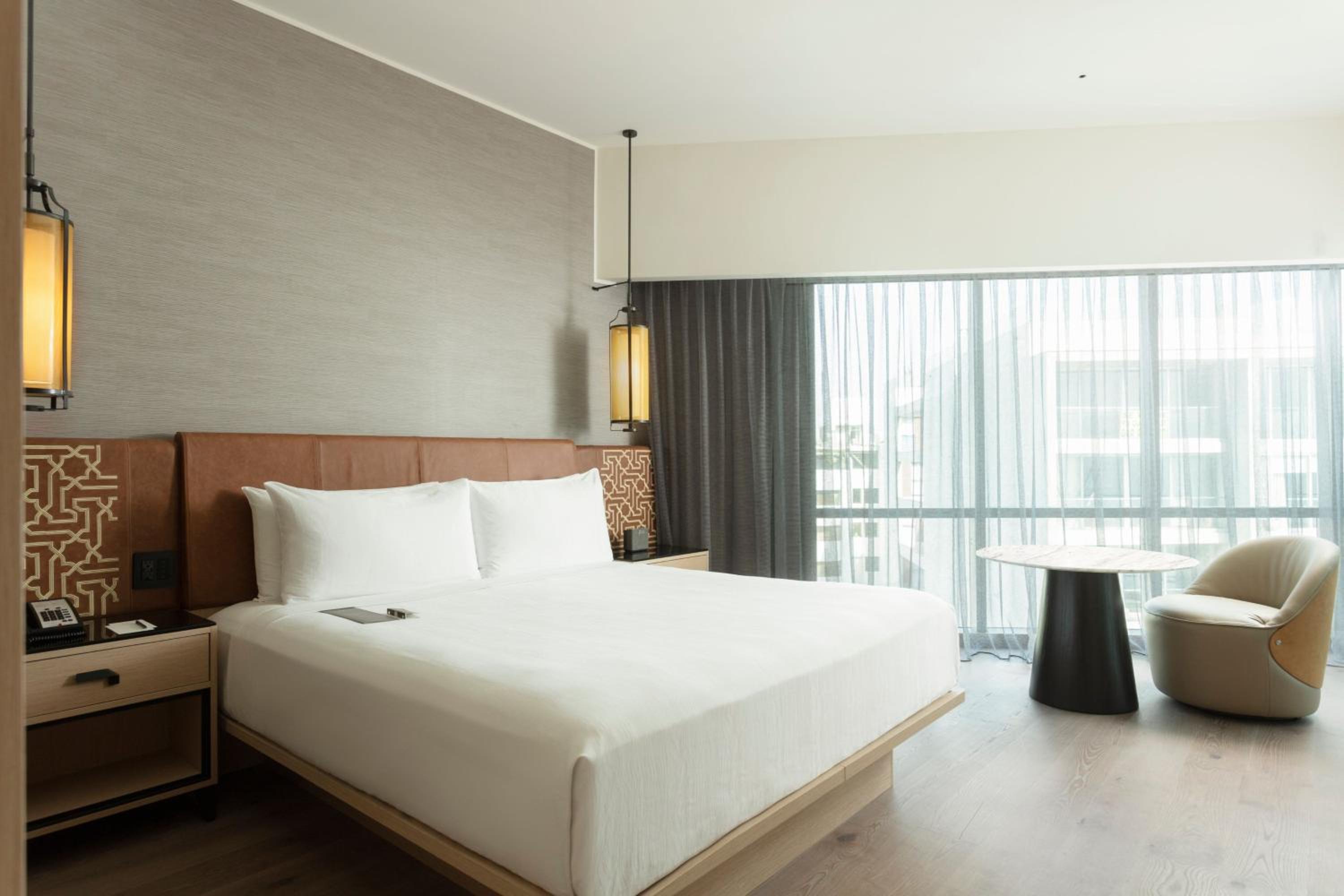 Urban, King Bed