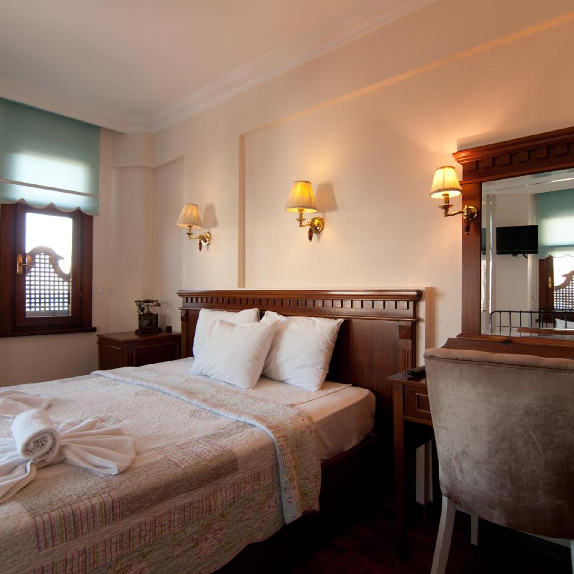 غرفة ثلاثية، Emine Sultan Hotel 6/10