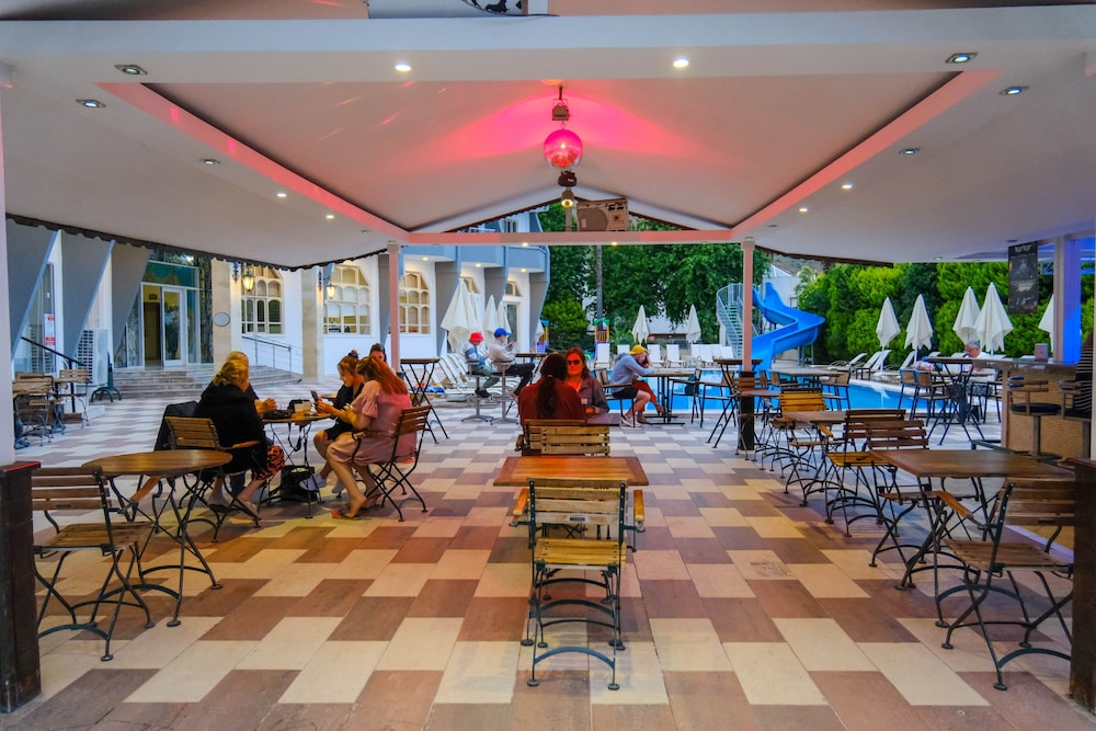 CLUB SELEN HOTEL 33/50