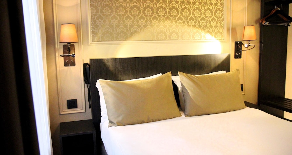 Hotel Le Montmartre Saint Pierre 7/22