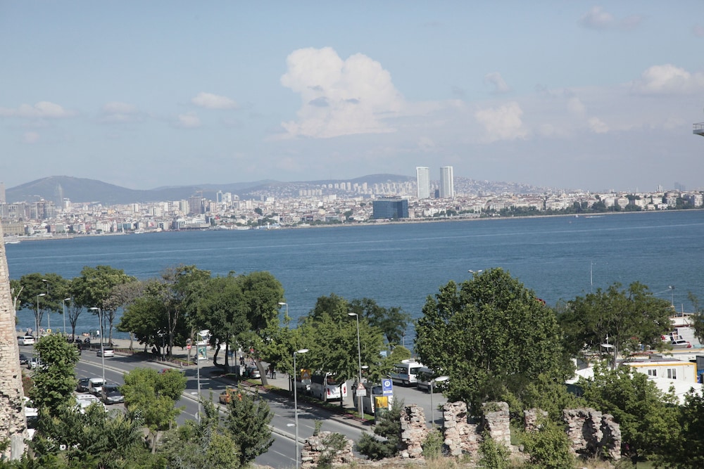 Sea House Suites 44/50