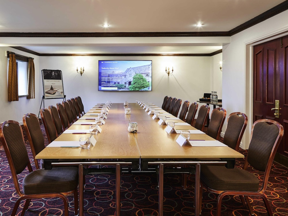 Mercure Barnsley Tankersley Manor Hotel 67/74