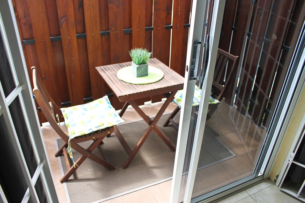Eclipse Suite Guest Apartments 62/77