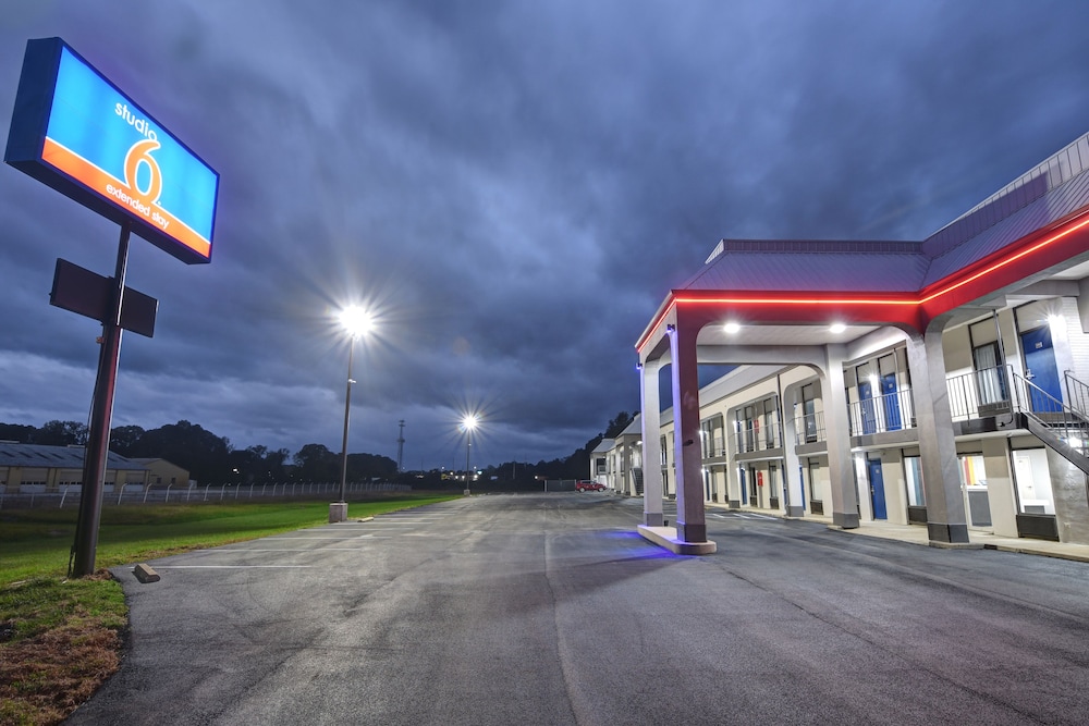 Studio6 Meridian, MS – Bonita Lakes 36/47