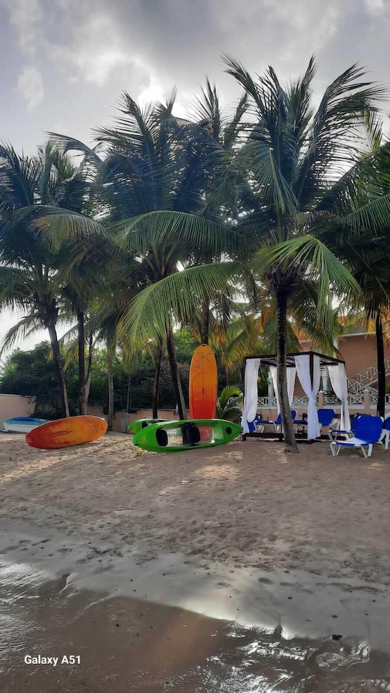 Coco Reef Resort & Spa 46/56