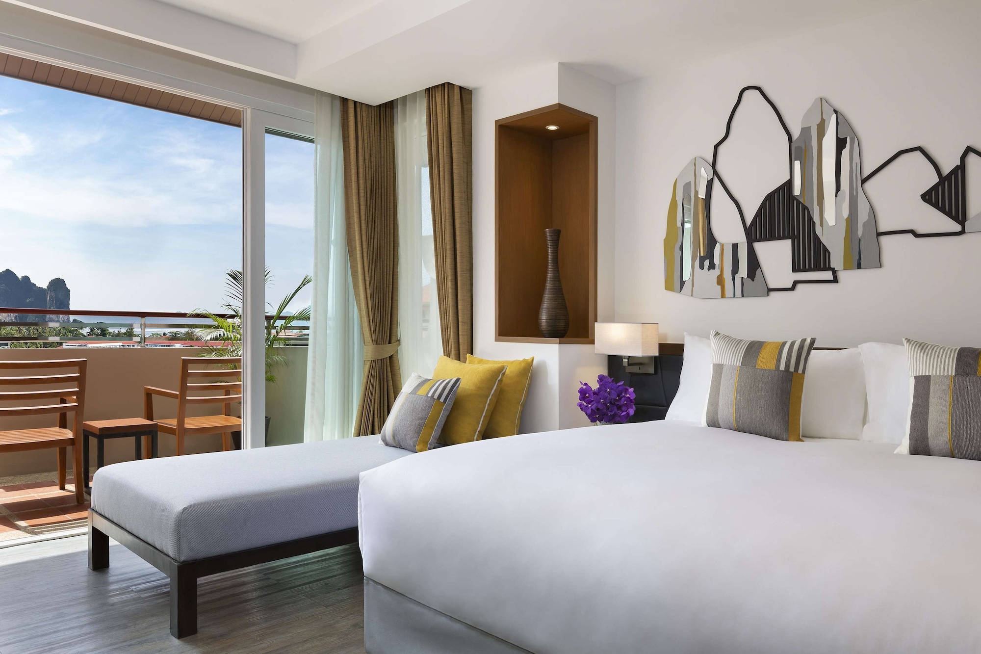 AVANI SUPERIOR ROOM
