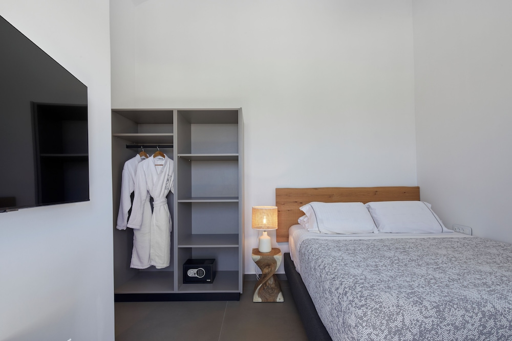 Myst Boutique Hotel Santorini 24/77