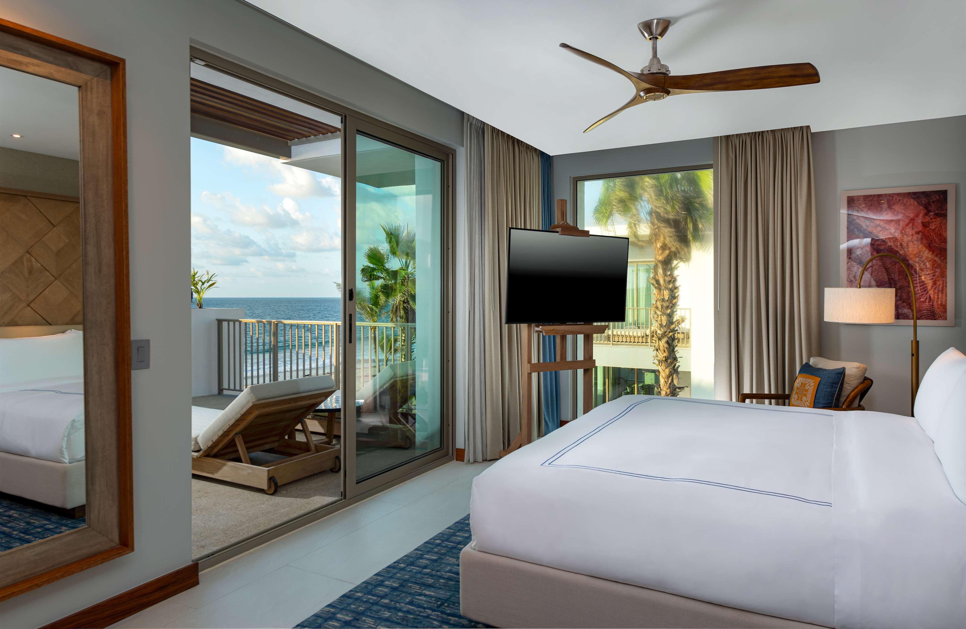 Signature, Suite, King Bed, Beach Front, Plunge Pool