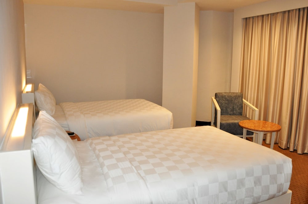 Beverly Hotel Batam 18/50
