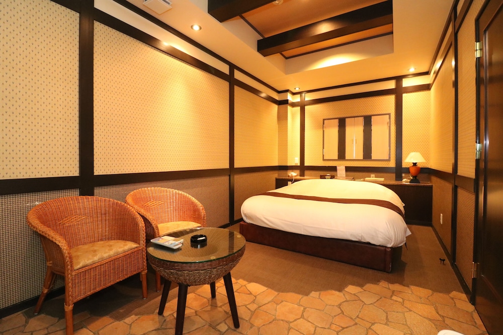 Hotel To 19/48
