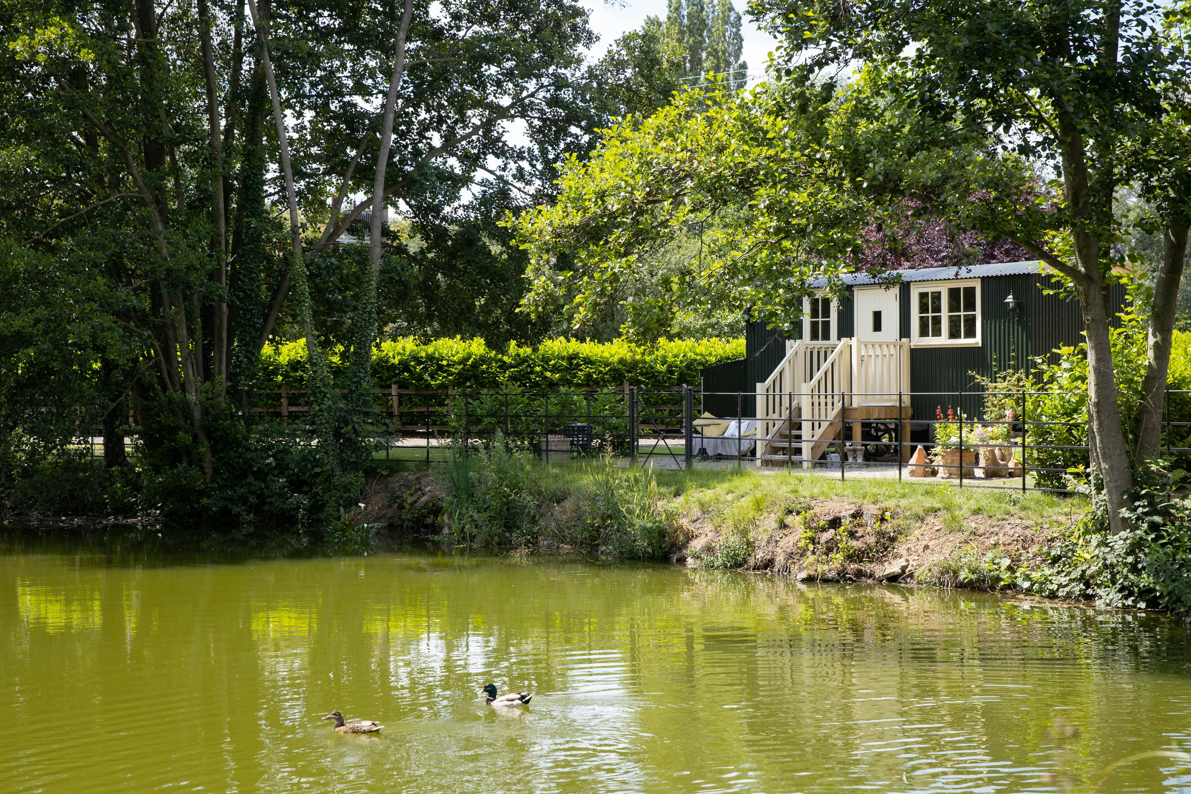 Tewin Bury Farm Hotel 28/38