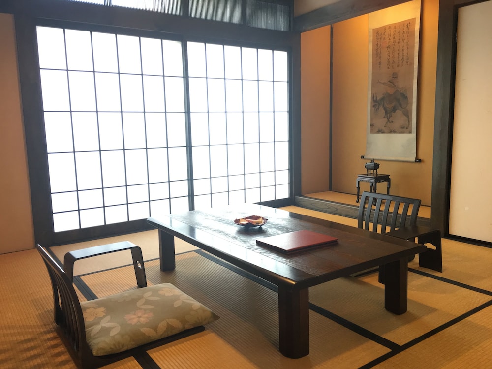 Okada Ryokan Warakutei 33/50