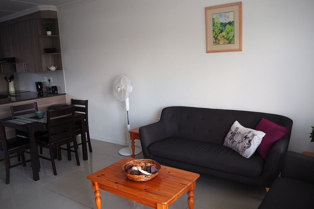 African Eagle Apartments 23/50