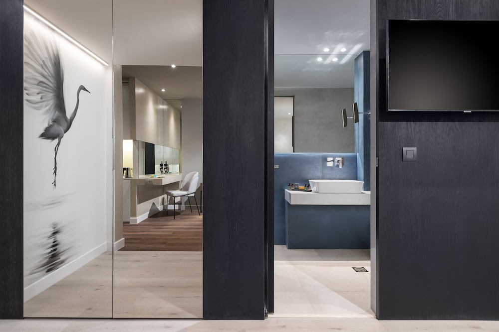 Ivis 4 Hotel 55/56