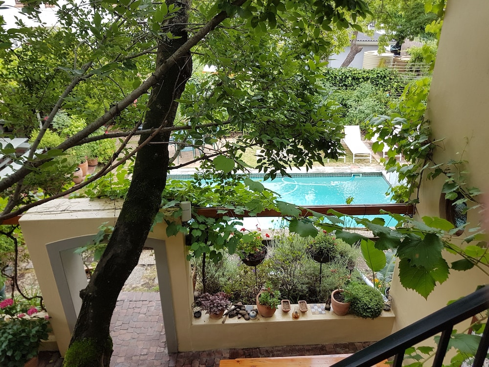 10 Alexander B&B 46/50