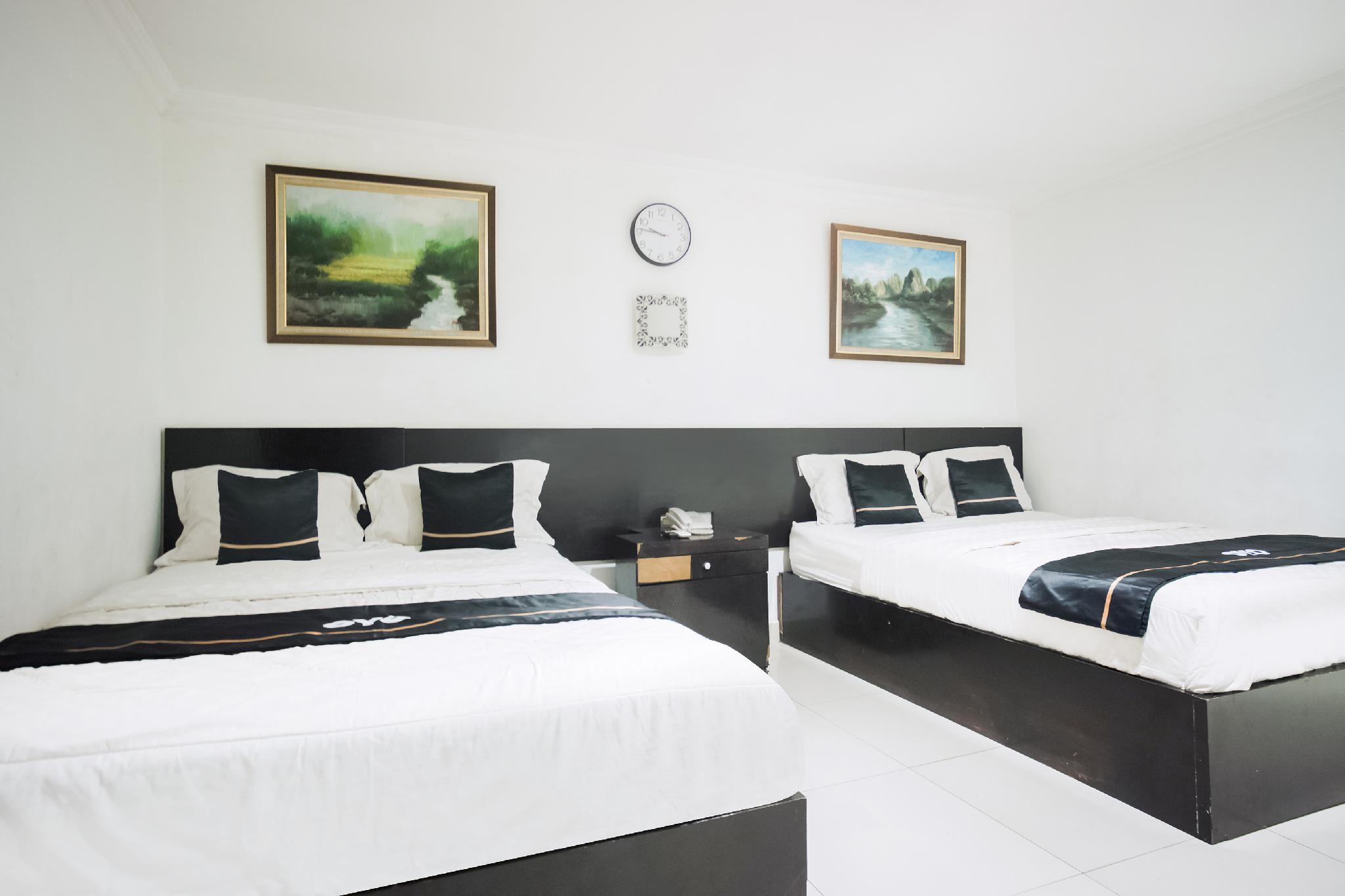 Deluxe Family Room