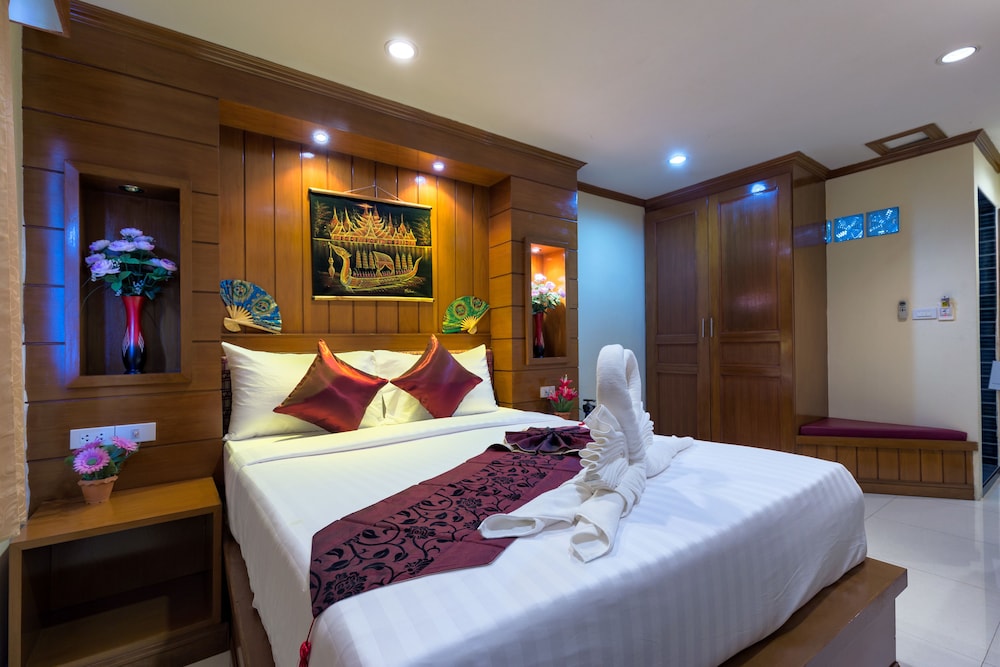 P R Patong Hotel 16/30