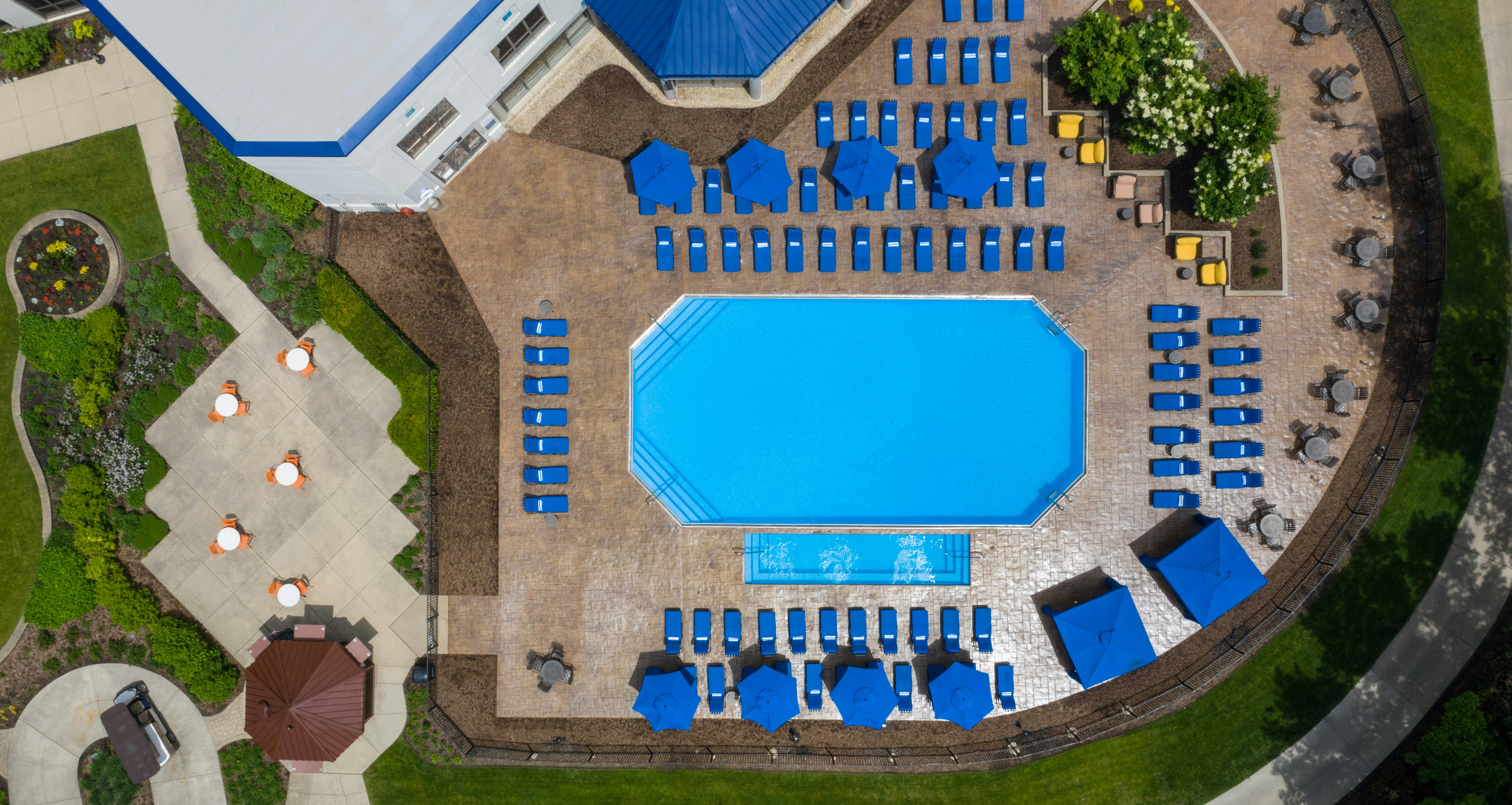 Hilton Chicago/Oak Brook Hills Resort & Conference Center 68/69