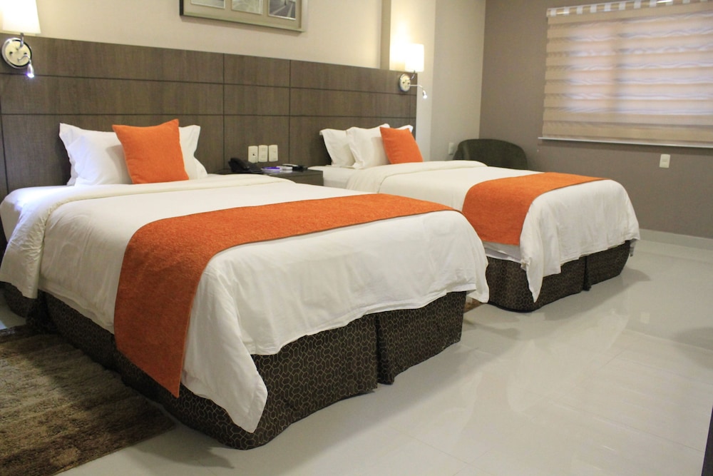 Howard Johnson Ciudad Del Este 8/29
