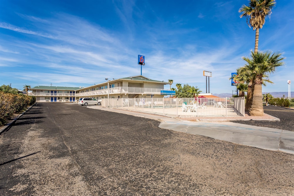 Motel6 Needles, CA 9/52