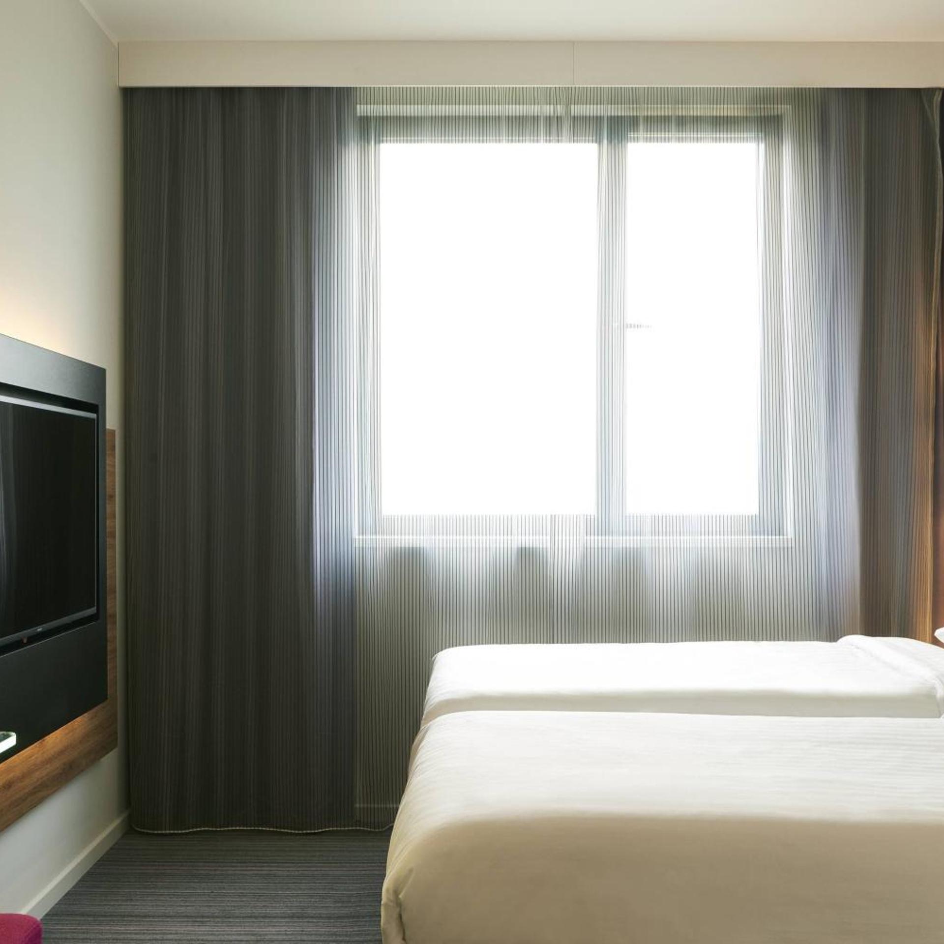 Moxy, Twin Beds