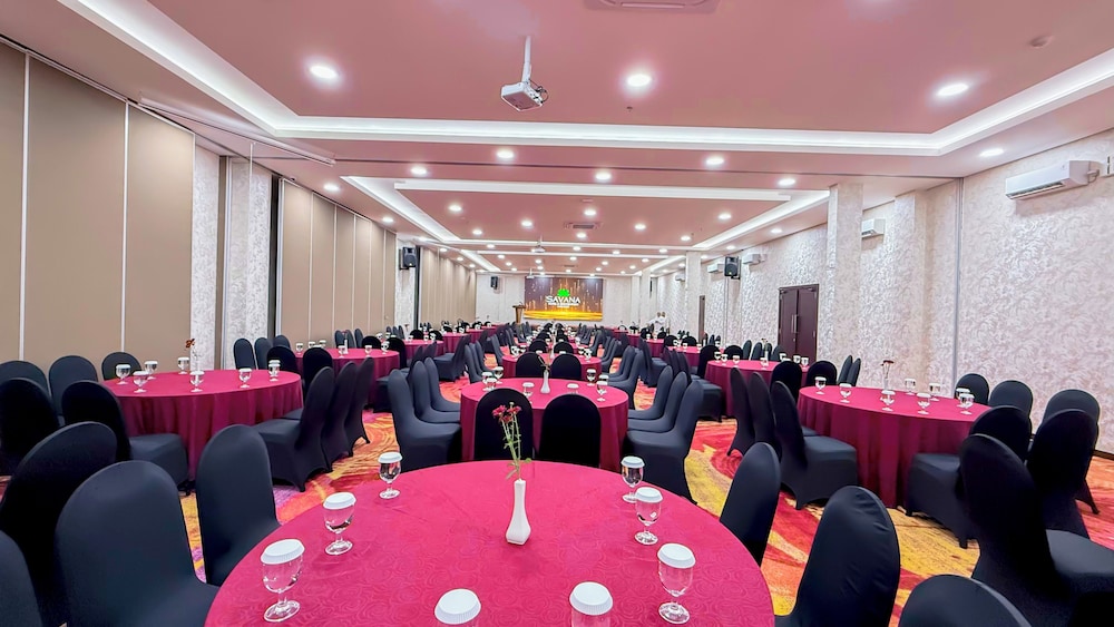 Savana Hotel Convention 56/64