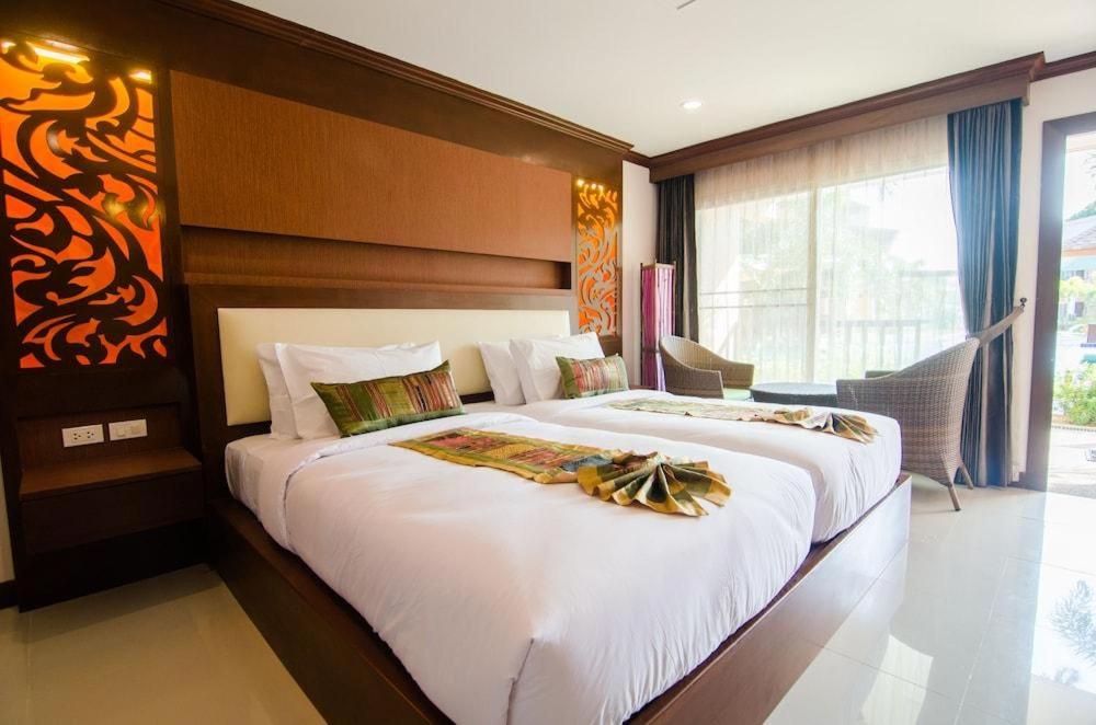 Super, Deluxe, Double Bed