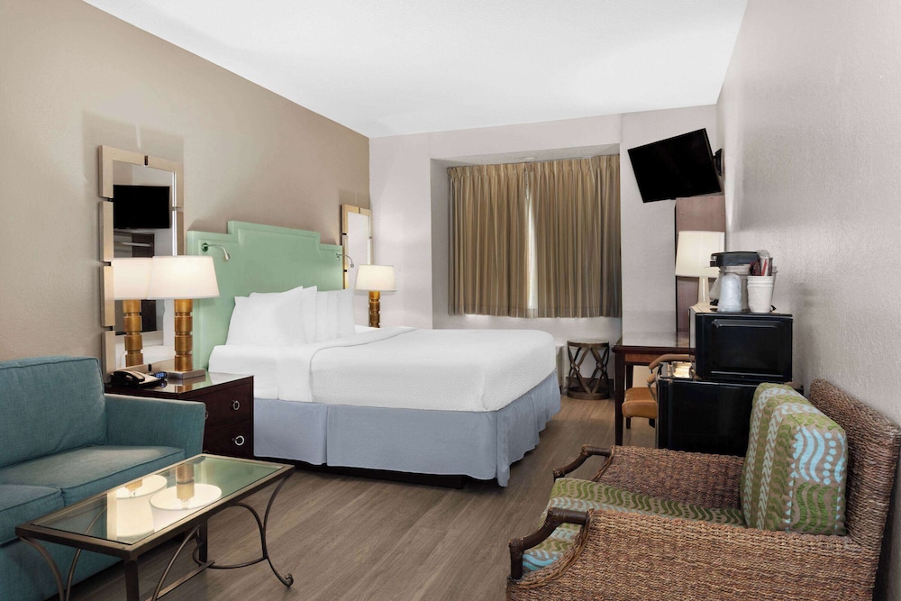 Baymont by Wyndham Orlando-International Dr-Universal Blvd 12/50