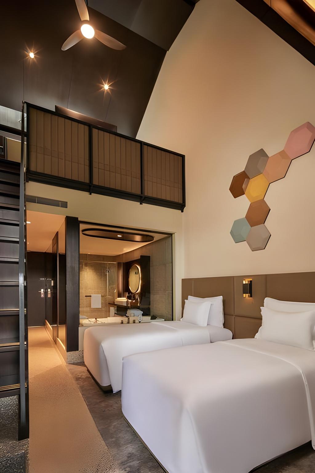 Loft, Family, Studio, 1 King and 1 Single Beds
