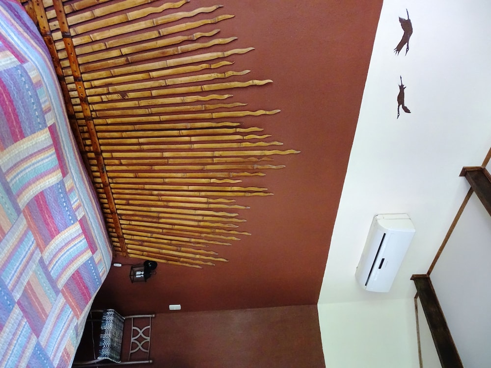 Heliconia Island 48/74