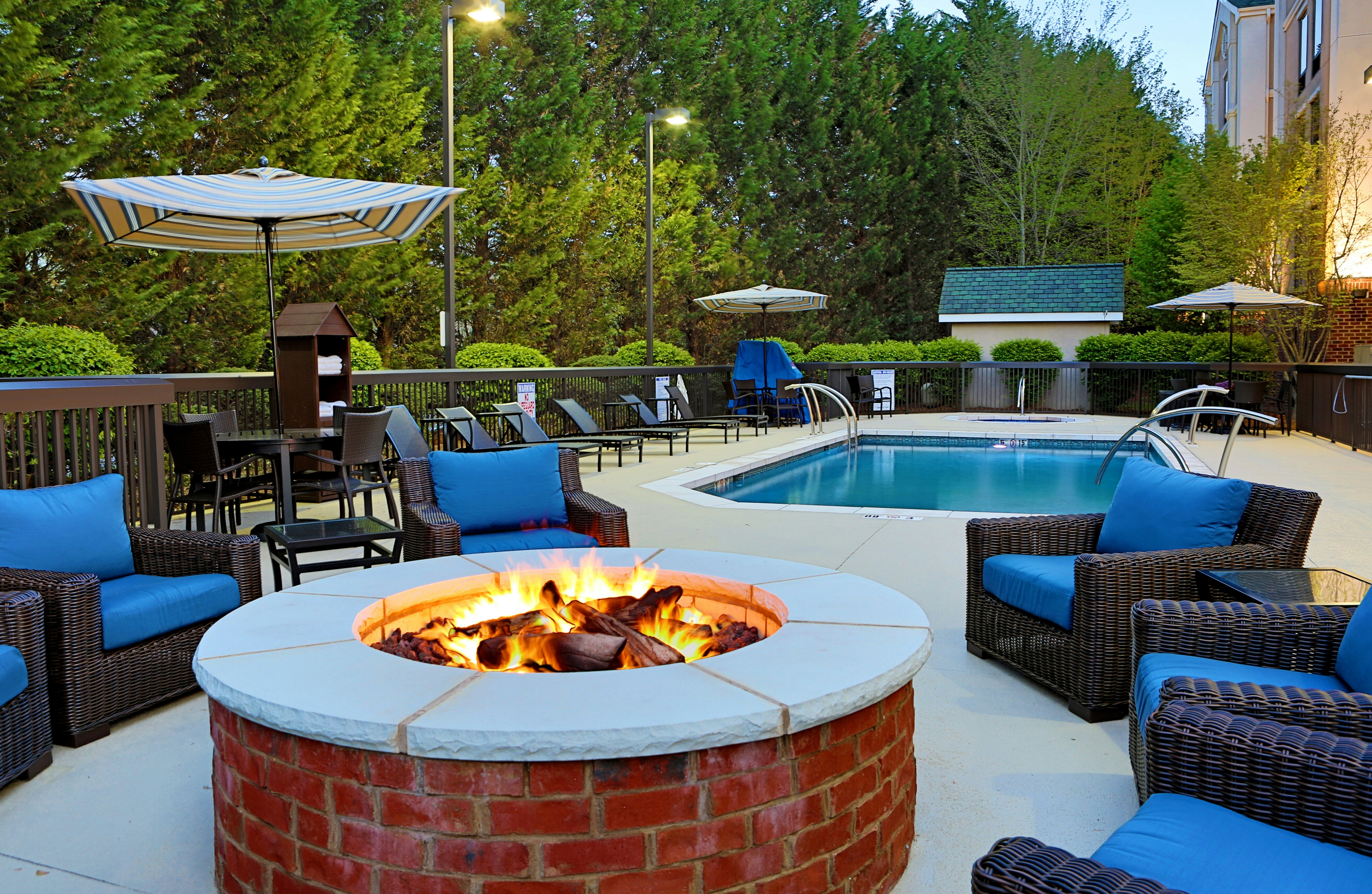 Hampton Inn Suites Asheville I 26 46/54