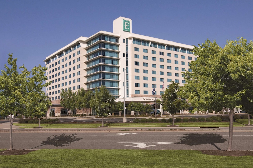 Embassy Suites by Hilton Hampton Convention Center 1/46