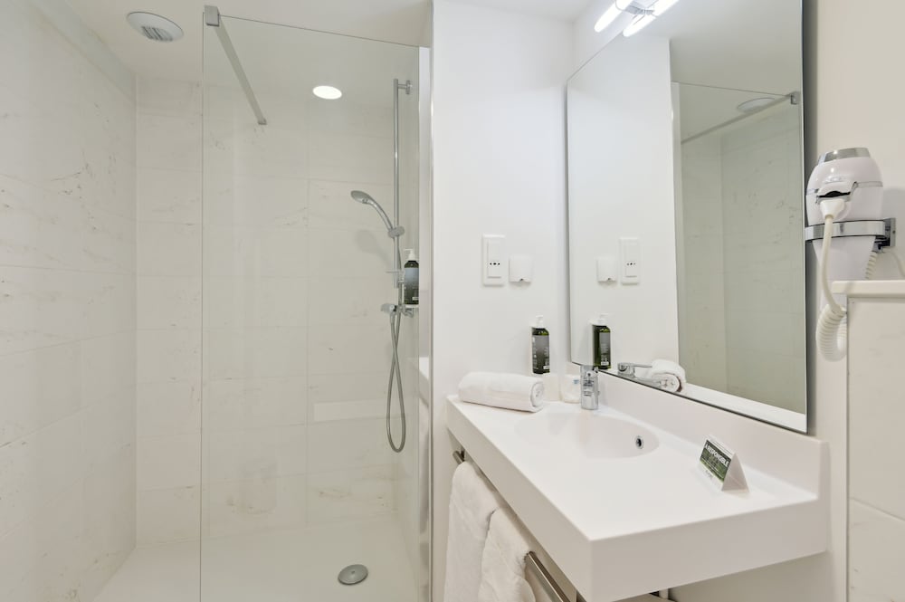 استوديو كومفورت بسرير كينج بشرفة، All Suites Appart Hotel Paris Ouest Colombes 3/3