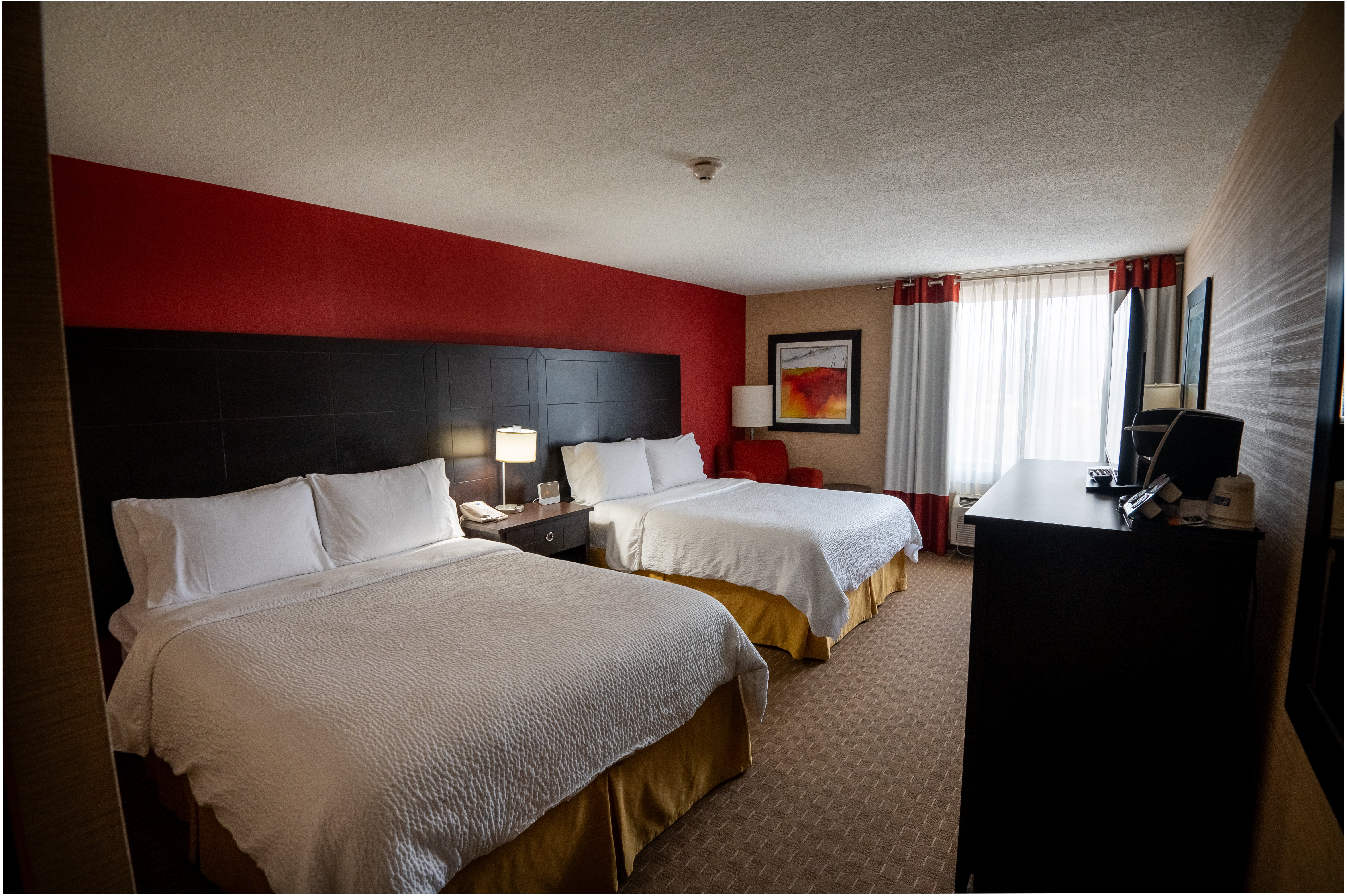 Holiday Inn Express Suites Chatham South 26/75