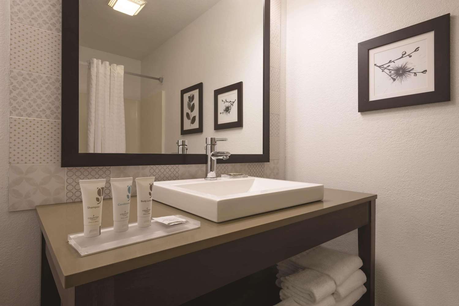 Country Inn & Suites By Radisson Germantown Wi 12/13