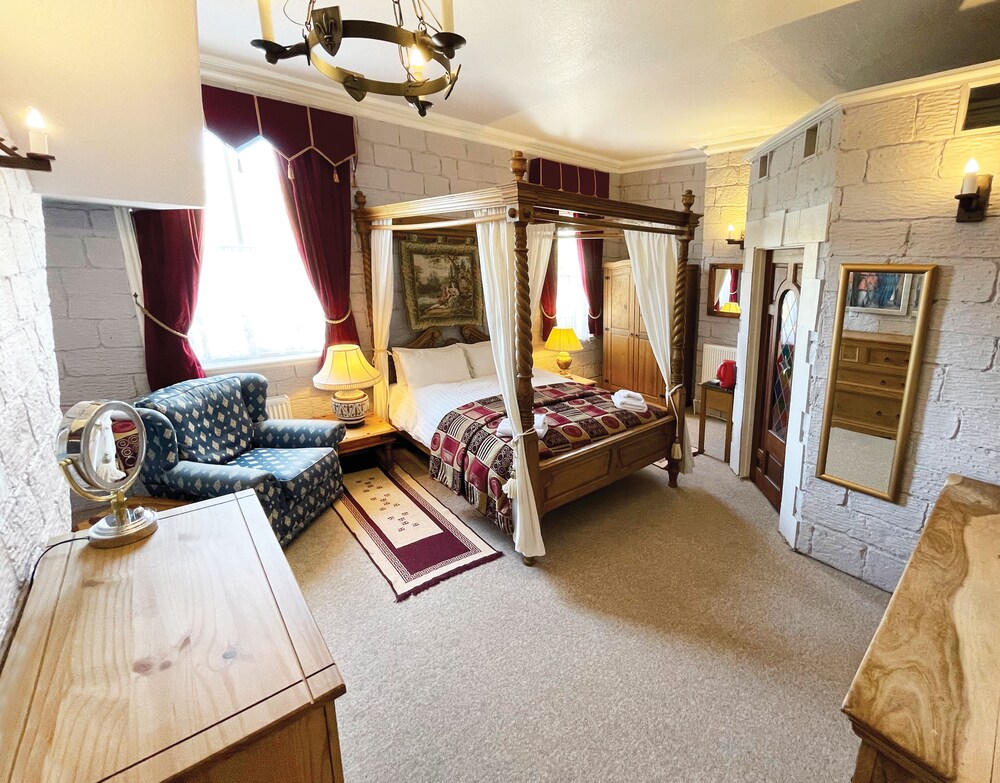 Dukes Folly Hotel 25/49