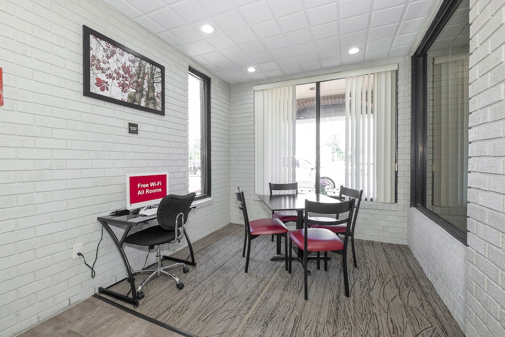 Red Roof Inn Roanoke Rapids 27/31
