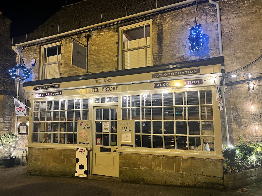 The Priory Burford Bed And Breakfast 4/59
