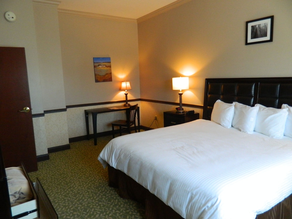 Belvedere Inn 10/42