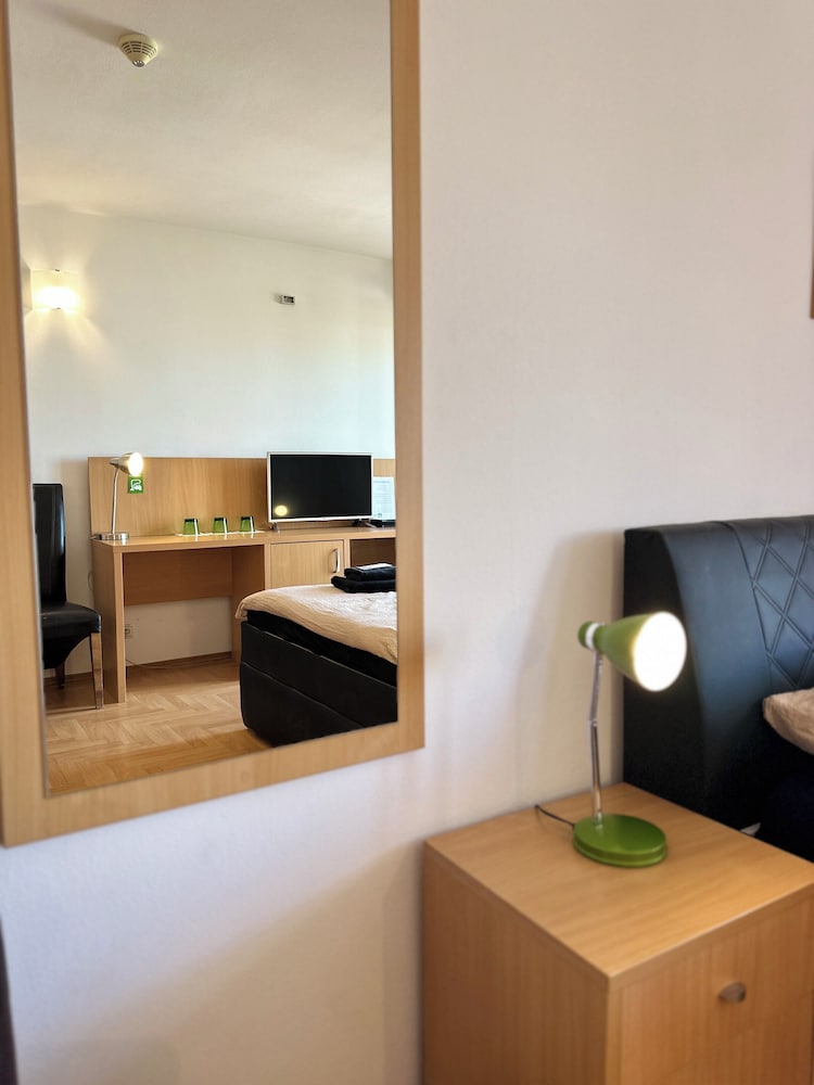 Garni Hotel Muza 50/50
