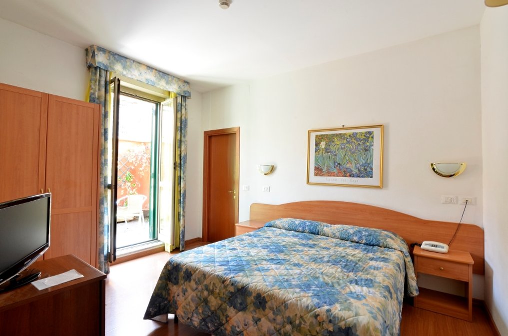 Tirreno Hotel 24/70