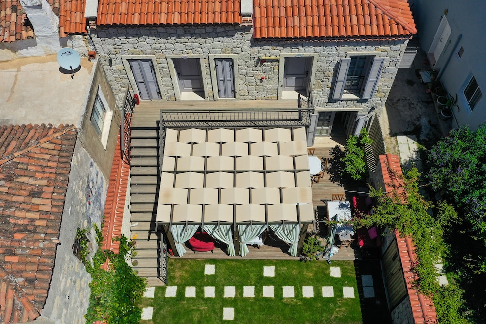Alacati Cona Butik Otel 3/50