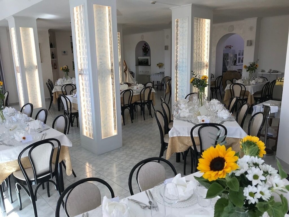 Hotel Ristorante Borgo La Tana 31/50