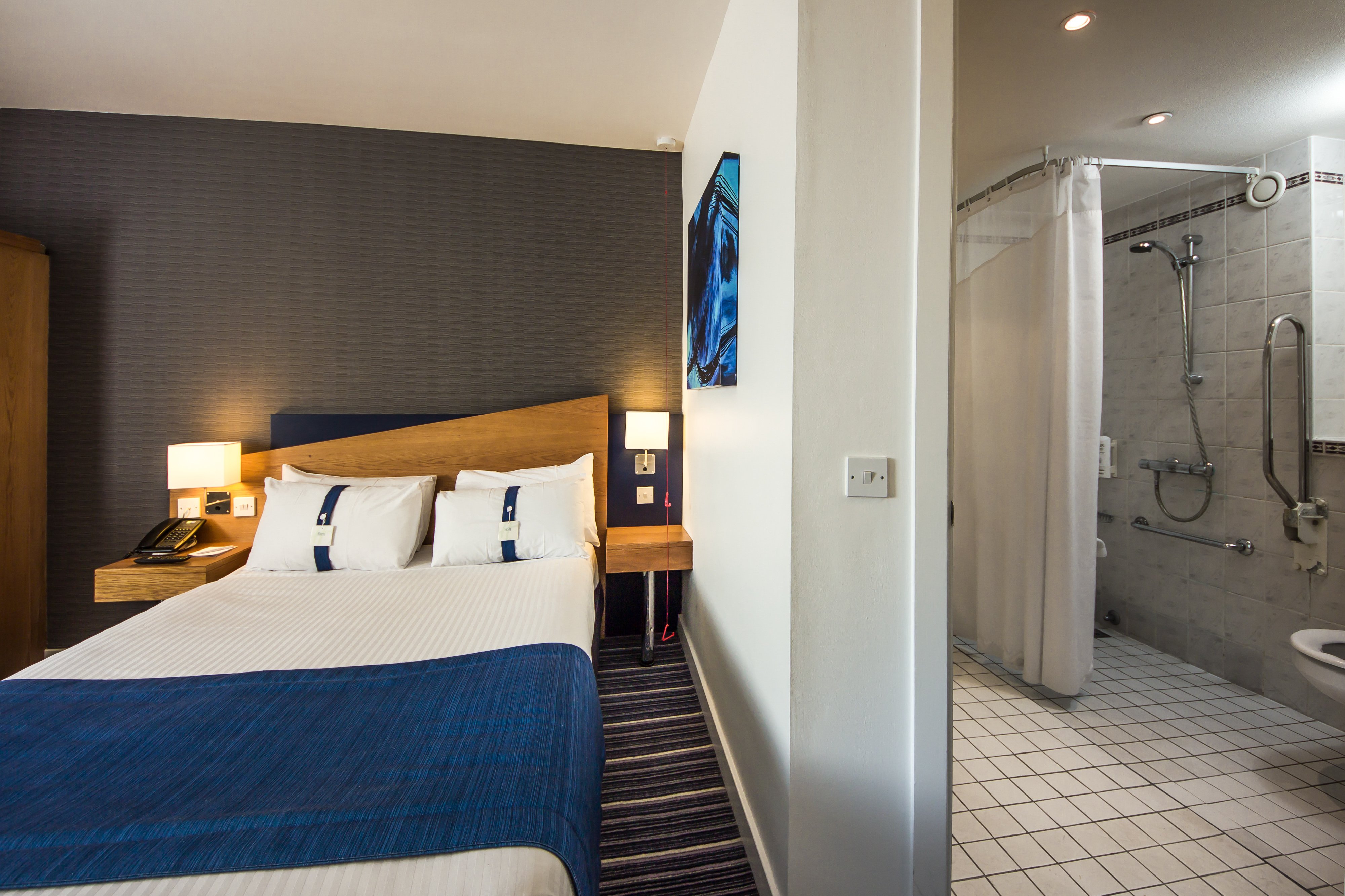 Holiday Inn Express Royal Docks 12/59