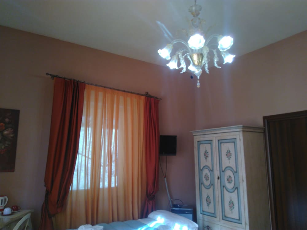 HOTEL VILLA DORATA, ETNA 22/44